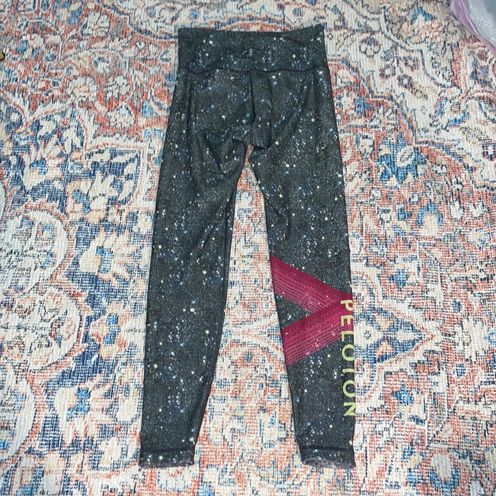 WITH Wear It To Heart Peloton Leggings SZ M? EUC - Picture 2 of 3